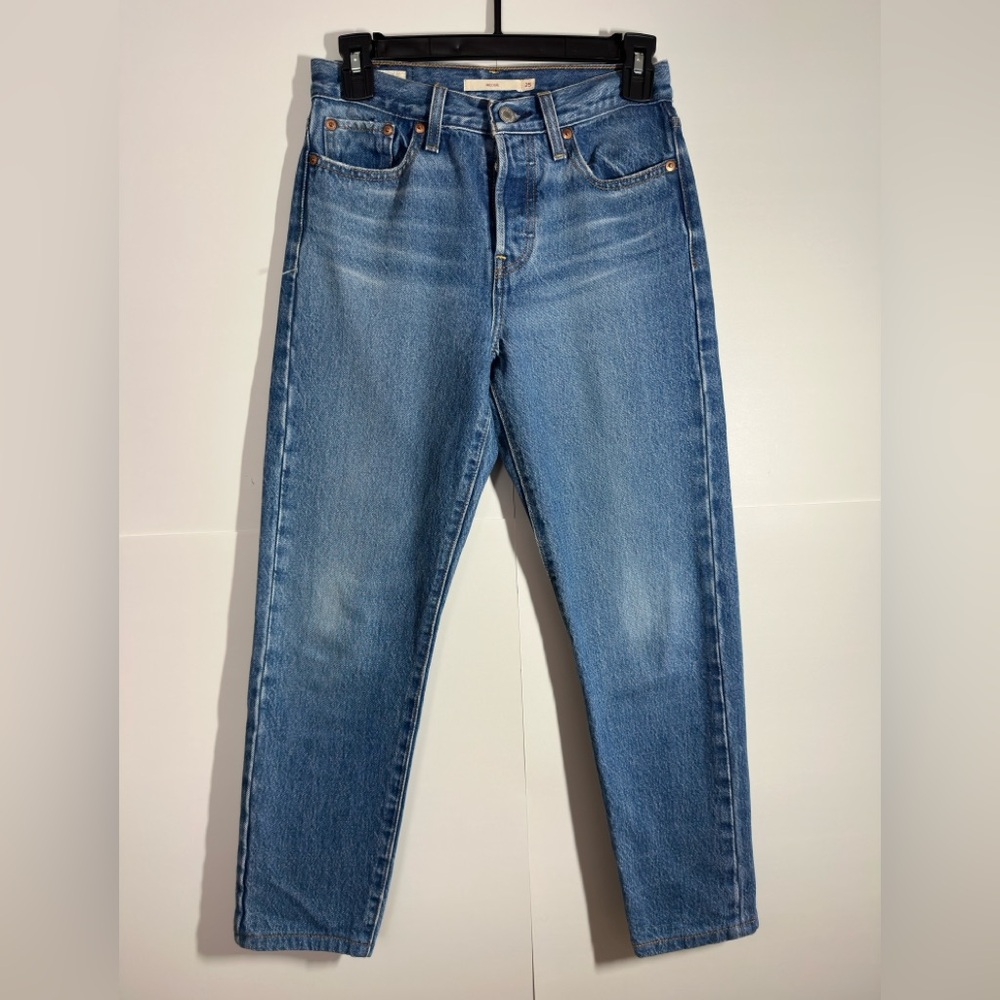 Levi's Women's Straight Leg Jeans in Light Blue